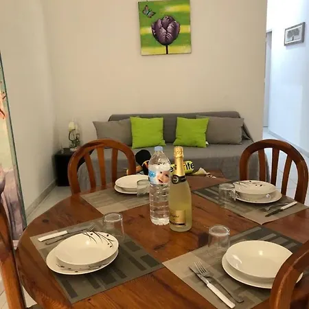 Los Cristianos Quiet Area Wifi Apartment
